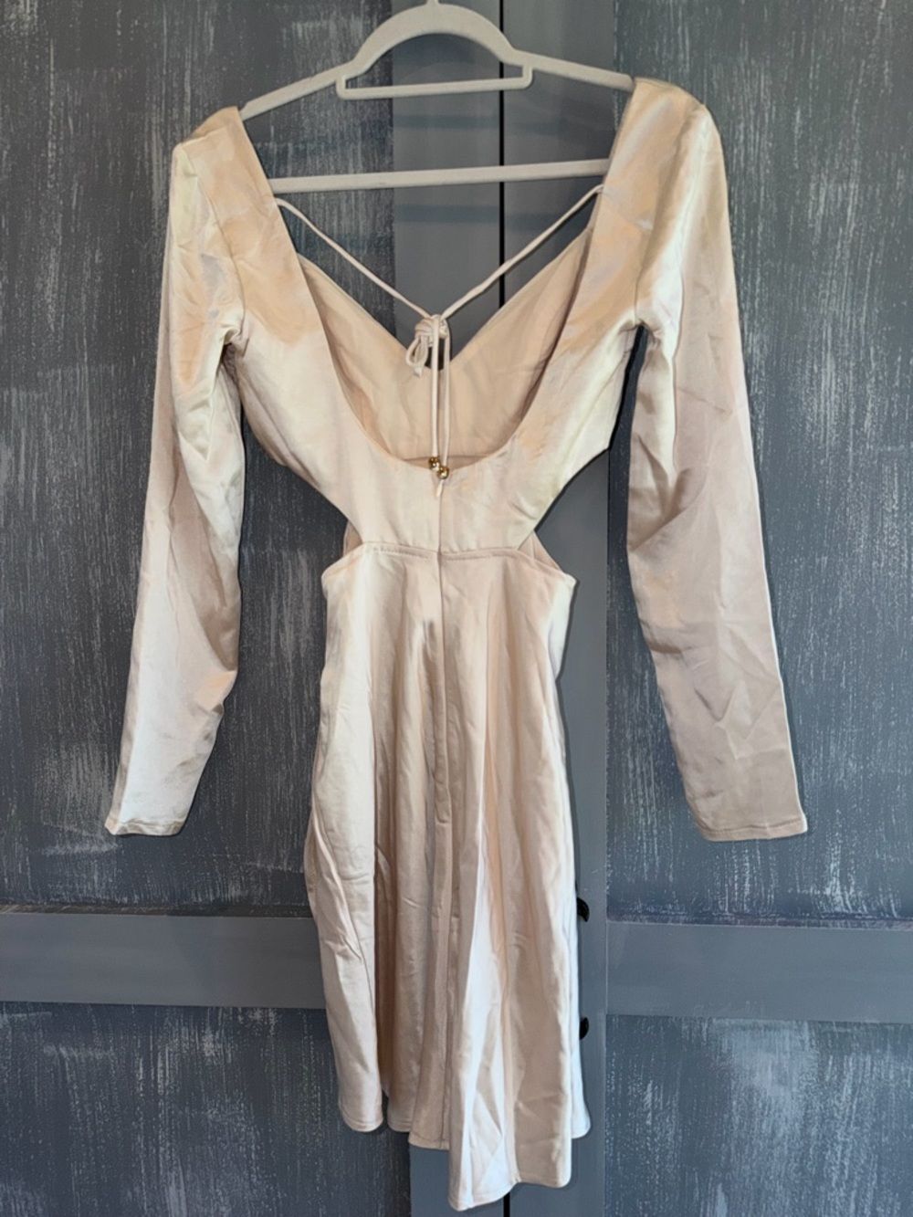 ✨ Selfie Leslie Champagne Satin Cut-Out Mini Dress XS NWOT - Picture 8 of 9